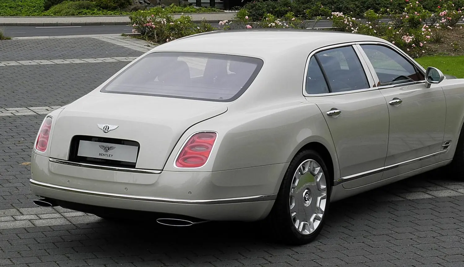 Bentley Mulsanne II-4