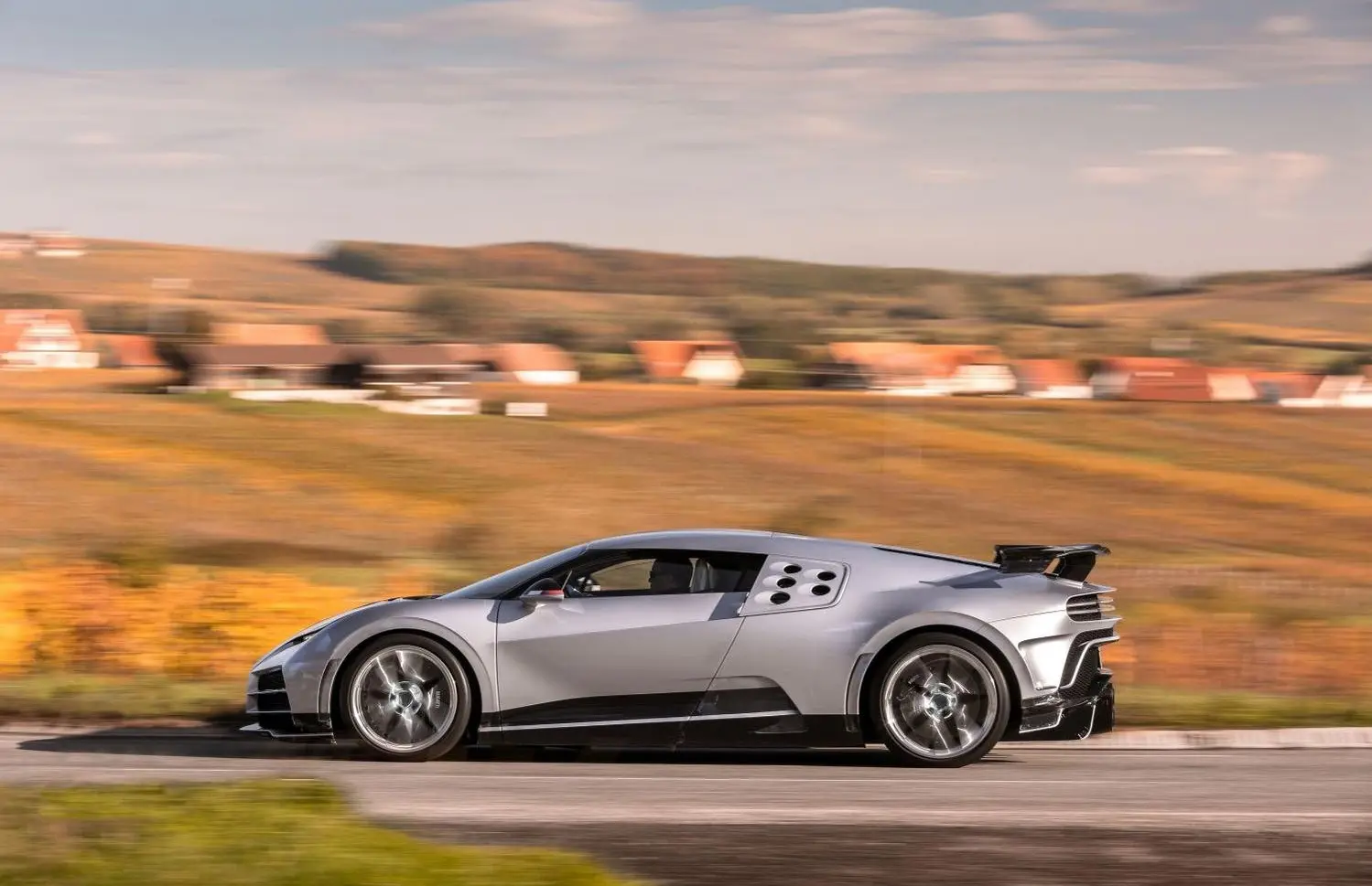 Bugatti Centodieci-6