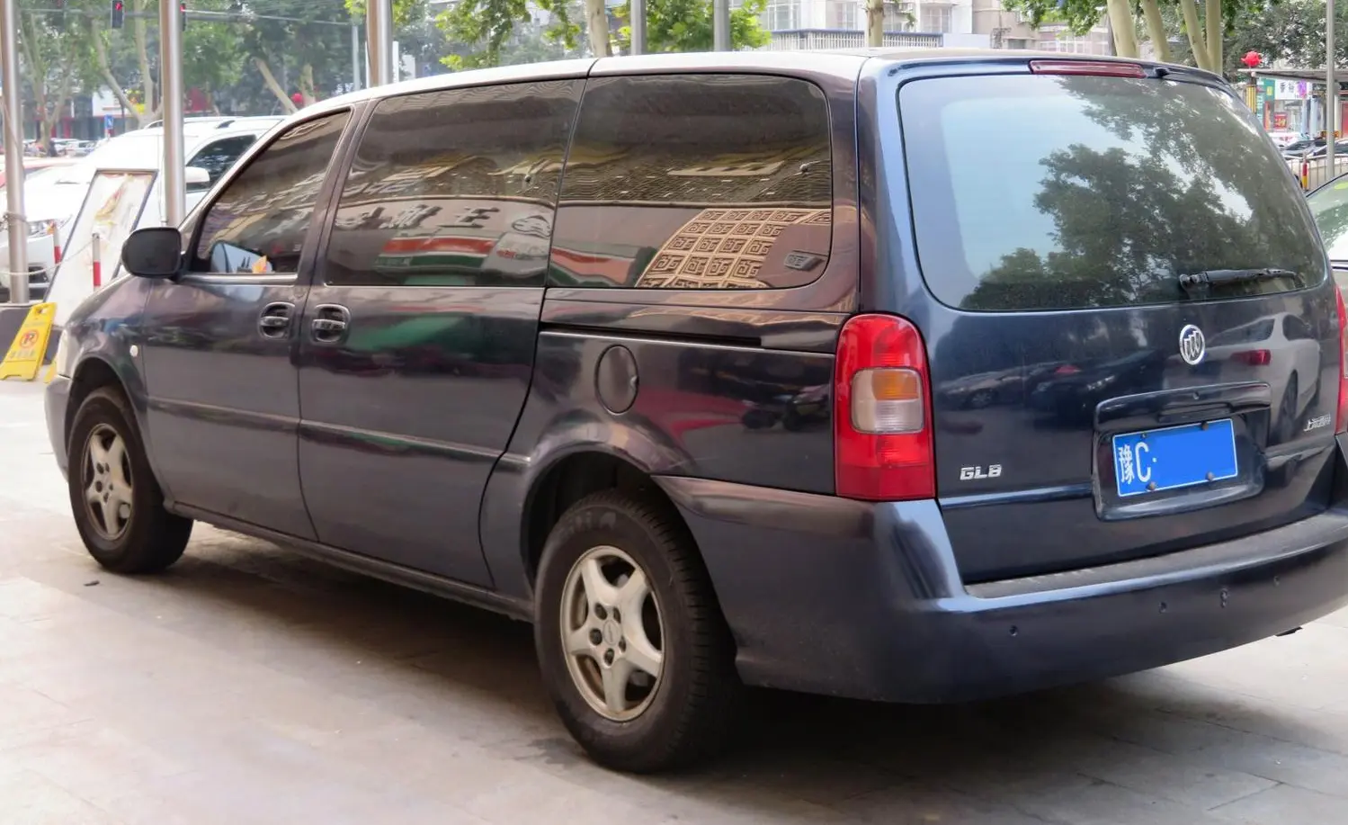 Buick GL8-5