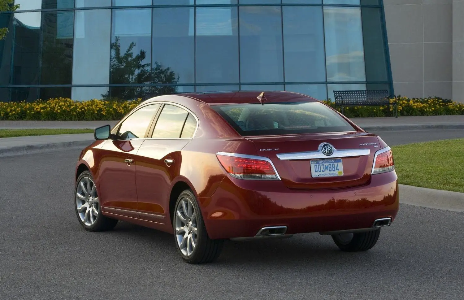 Buick LaCrosse II-16