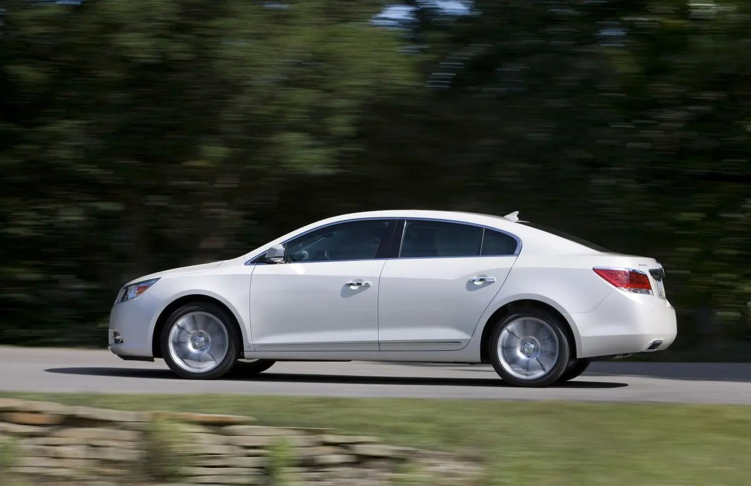 Buick LaCrosse II-2