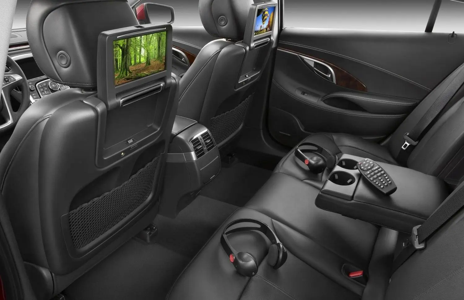 Buick LaCrosse II-19