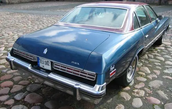 Buick Regal I Sedan-1