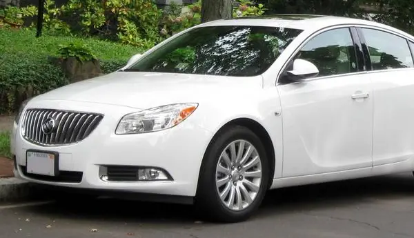 Buick Regal V Sedan-3