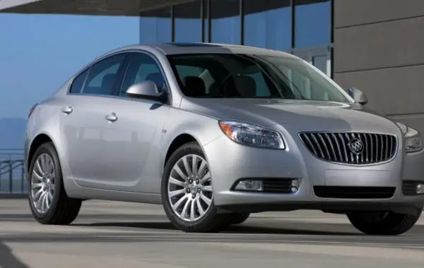 Buick Regal V Sedan