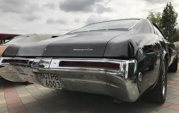 Buick Riviera II-0