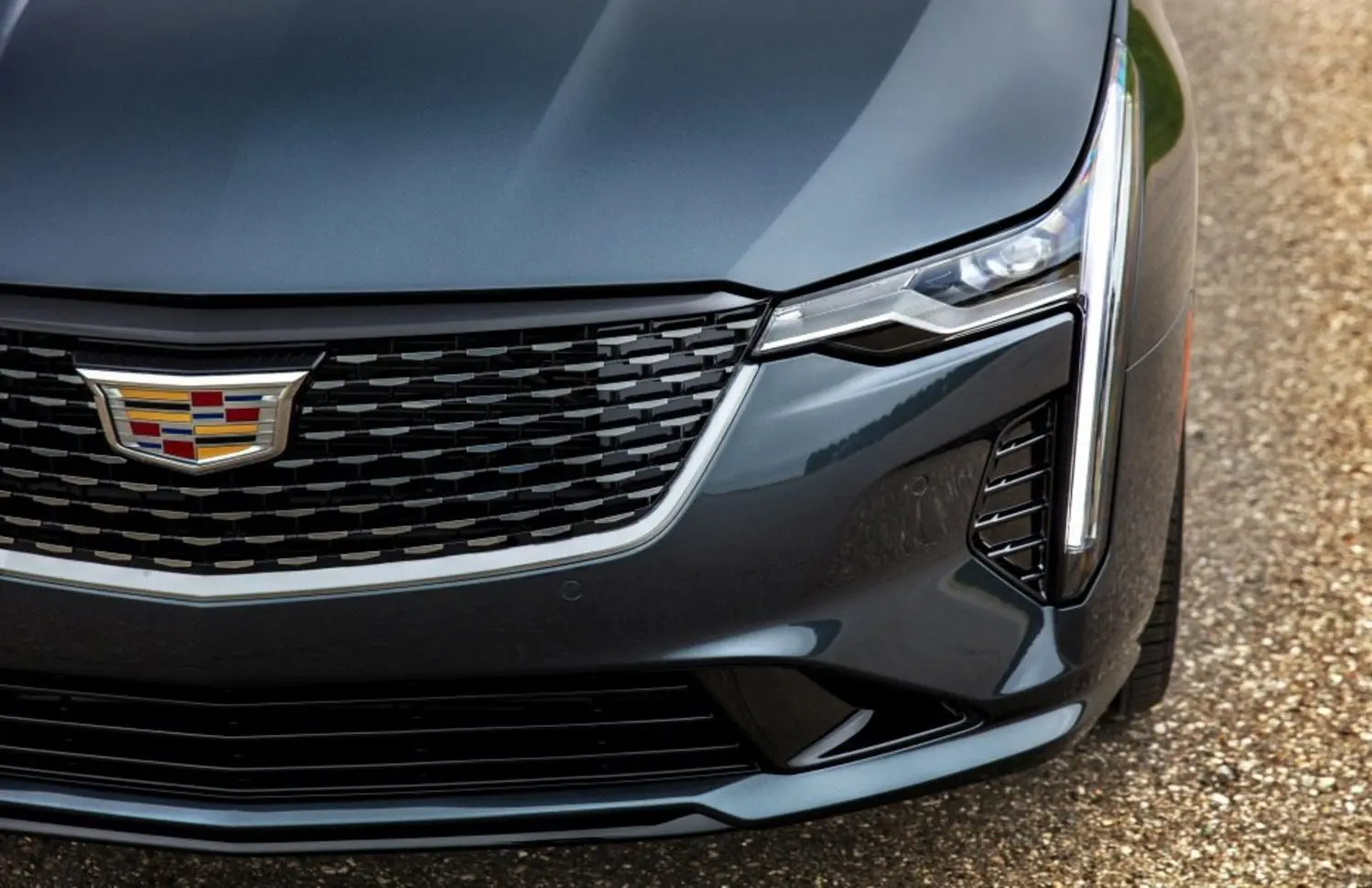 Cadillac CT4-7