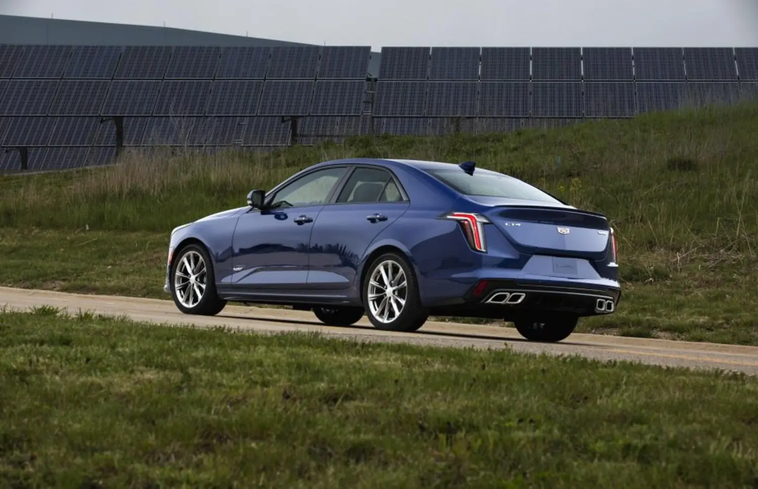 Cadillac CT4-2