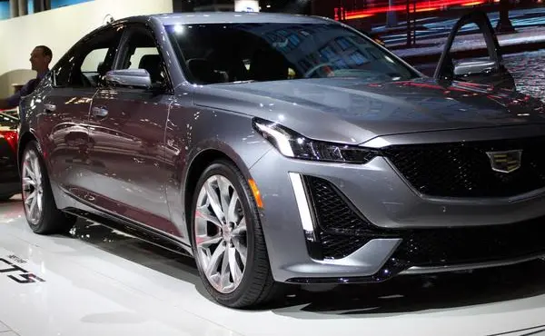 Cadillac CT5-16