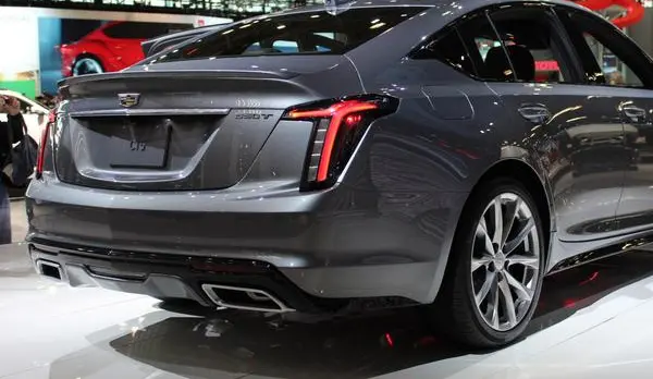Cadillac CT5-17