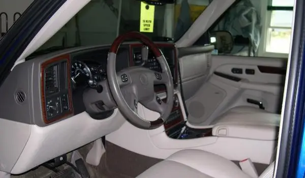 Cadillac Escalade II EXT-5