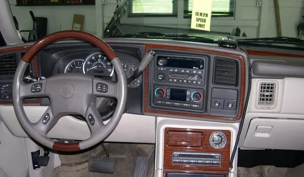 Cadillac Escalade II EXT-1