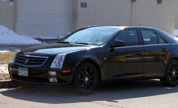 Cadillac STS-3