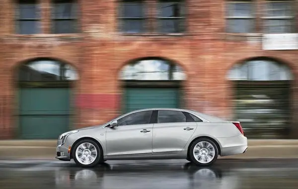 Cadillac XTS (facelift 2017)-1