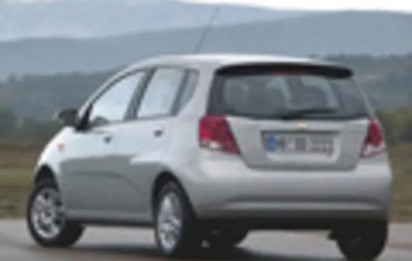 Chevrolet Aveo Hatchback-6