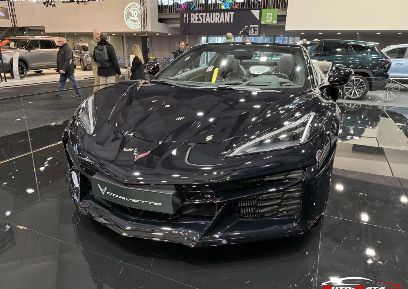 Chevrolet Corvette Convertible (C8)-8