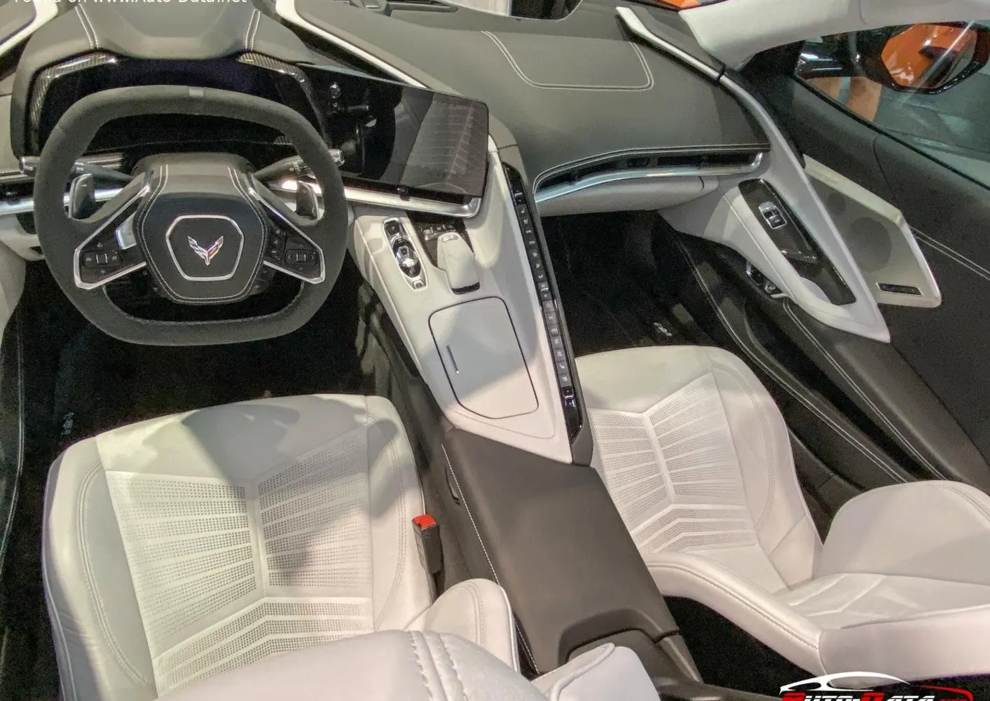 Chevrolet Corvette Convertible (C8)-6