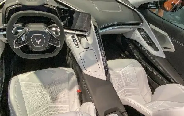 Chevrolet Corvette Convertible (C8)-2