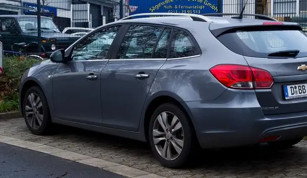 Chevrolet Cruze Combi (facelift 2013)-2