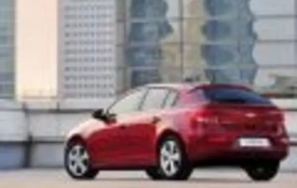Chevrolet Cruze Hatchback-3