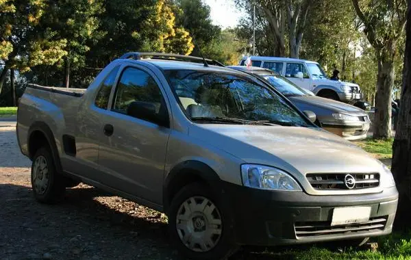 Chevrolet Montana I-2