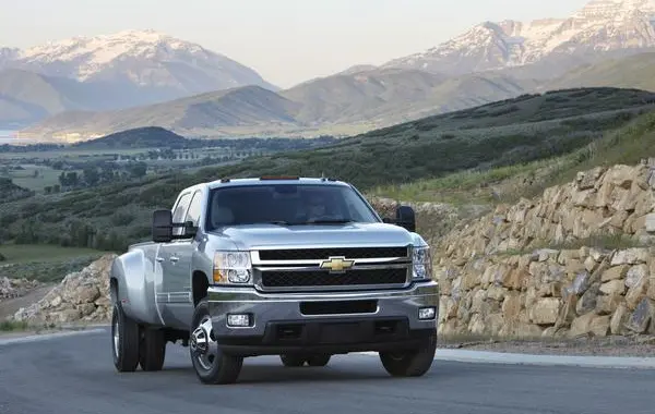 Chevrolet Silverado 3500 HD II (GMT900, facelift 2011) Crew Cab Long Box-0