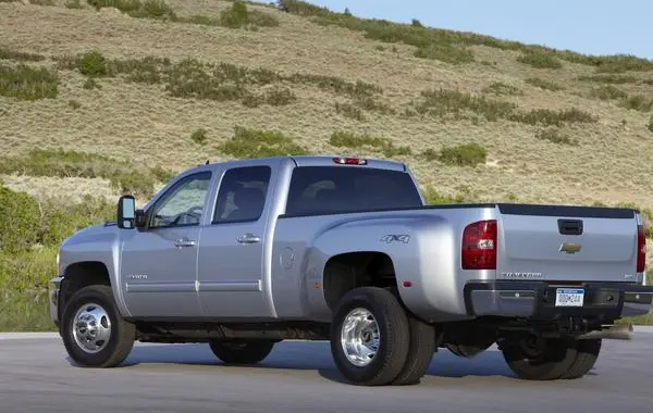 Chevrolet Silverado 3500 HD II (GMT900, facelift 2011) Crew Cab Long Box-2