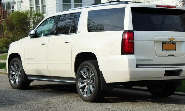 Chevrolet Suburban (GMTK2YC/G)-1