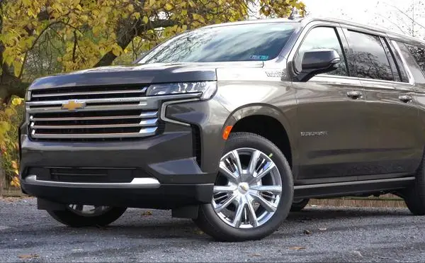 Chevrolet Suburban (GMTT1XX)-6