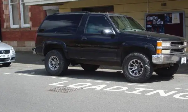 Chevrolet Tahoe (GMT410)-1