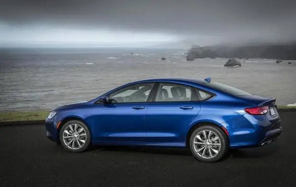Chrysler 200 II-5