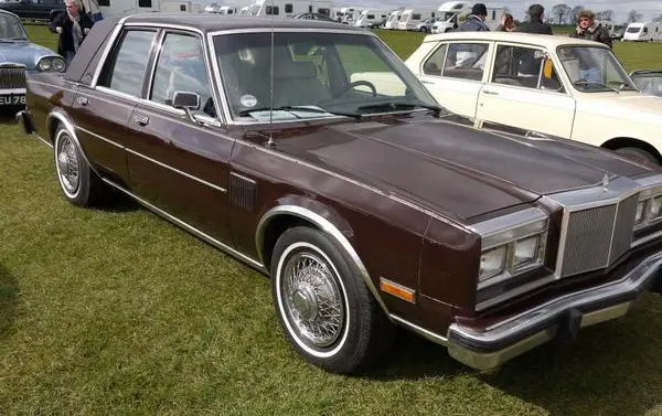 Chrysler Fifth Avenue I
