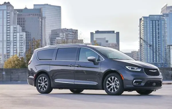 Chrysler Pacifica (facelift 2021)-1