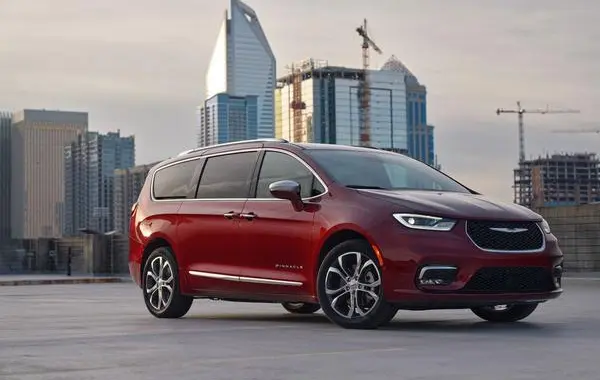 Chrysler Pacifica (facelift 2021)-2