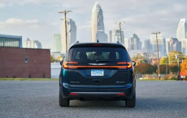 Chrysler Pacifica (facelift 2021)-7
