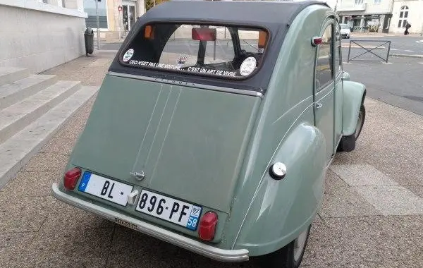 Citroen 2 CV-1