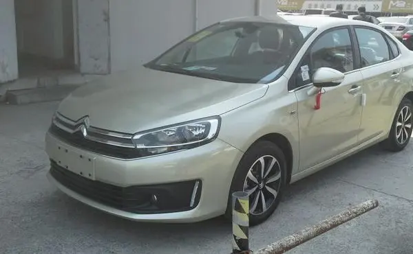 Citroen C4 Berline (Phase I, 2015)