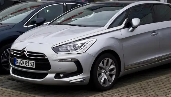 Citroen DS5-1