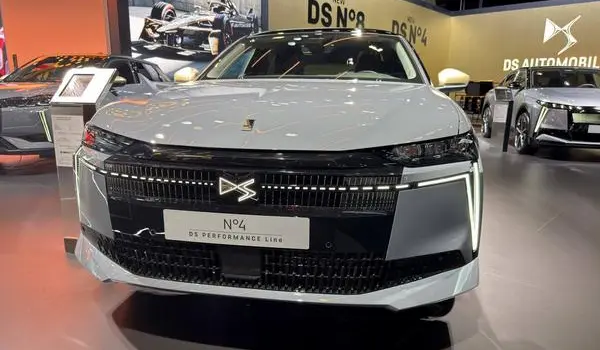 DS N°4 II (facelift 2025)-8