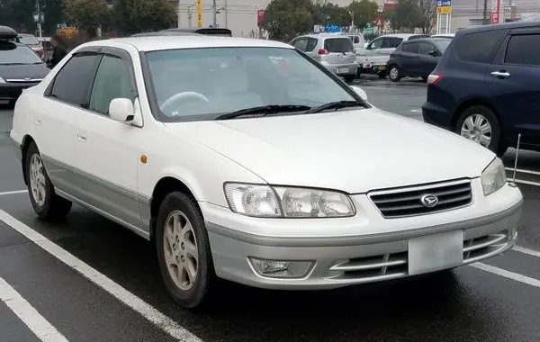 Daihatsu Altis