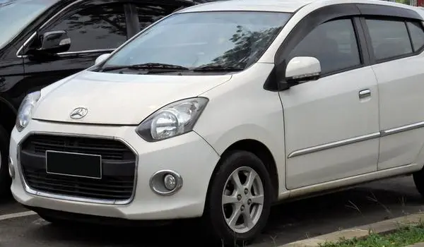 Daihatsu Ayla-1