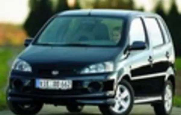 Daihatsu YRV-4