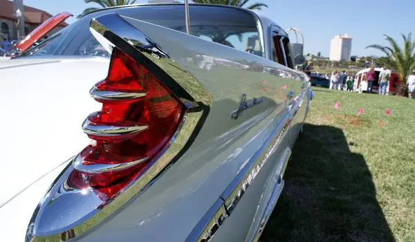 DeSoto Adventurer I 4-Door Sedan-3