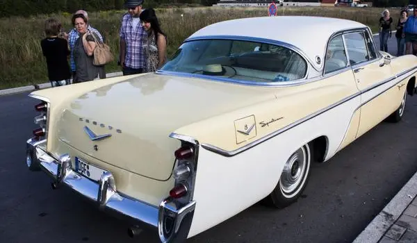 DeSoto Firedome II Two-Door Sportsman (facelift 1956)-1