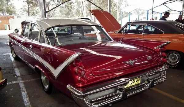 DeSoto Firedome III Four-Door Sedan (facelift 1959)-4