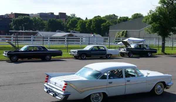 DeSoto Firedome III Four-Door Sedan (facelift 1959)-2