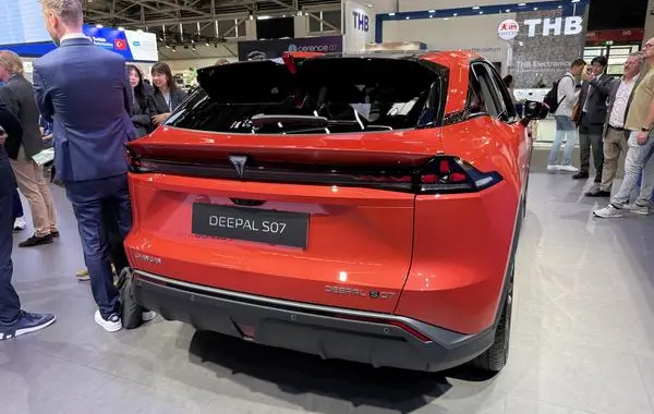 Deepal S07 (facelift 2024)-7