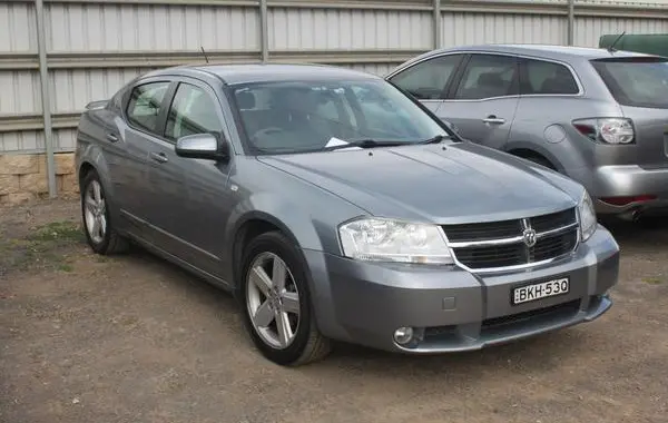 Dodge Avenger Sedan-3