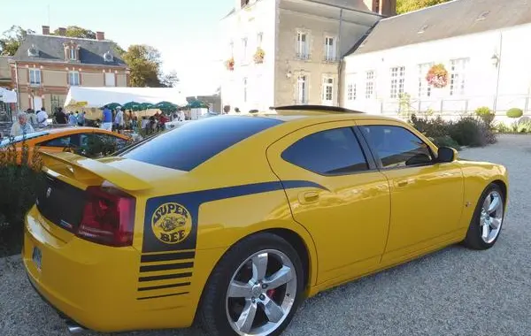 Dodge Charger VI (LX)-0