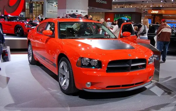 Dodge Charger VI (LX)-5